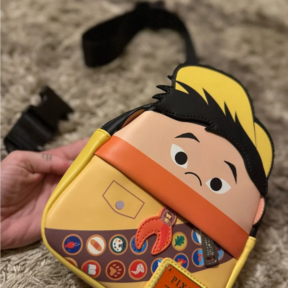 Loungefly UP movie wristlet  Character Crossbody Bag - Yellow and Black RARE - Picture 3 of 11